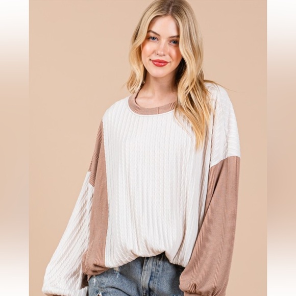 Contrast Textured Knit Sweatshirt - Picture 4 of 7